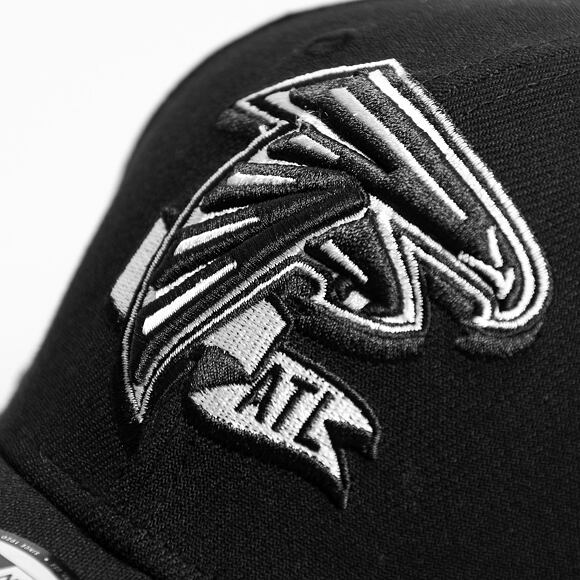 Kšiltovka New Era 39THIRTY NFL22 Sideline Atlanta Falcons Black / White