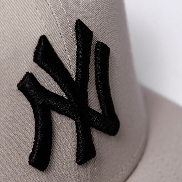 Dětská kšiltovka New Era 9FIFTY Kids MLB League Essential New York Yankees - Stone / Black