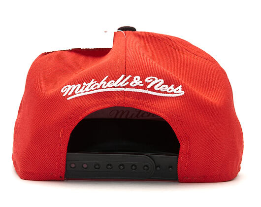 Kšiltovka Mitchell & Ness Big Logo Two Tone Chicago Bulls Red Snapback