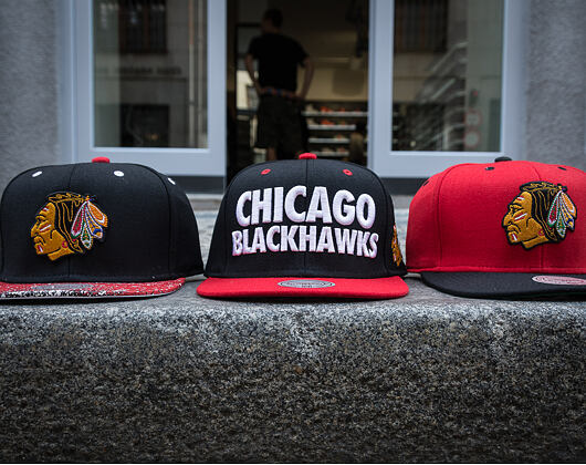 Kšiltovka Mitchell & Ness Chicago Blackhawks Splatter Black/Red Snapback
