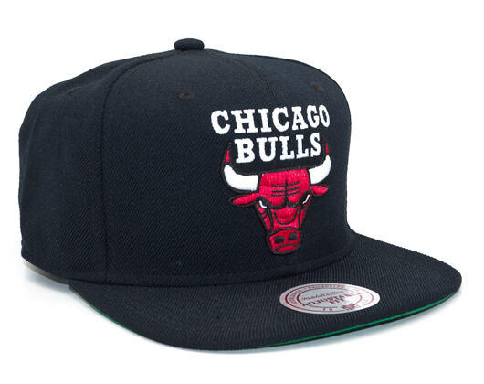 Kšiltovka Mitchell & Ness Chicago Bulls Wool Solid Black Snapback