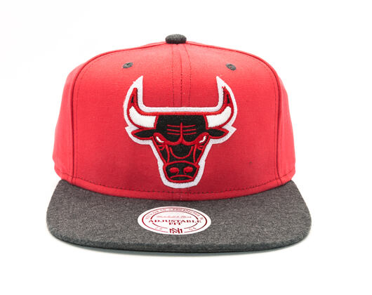Kšiltovka Mitchell & Ness Faculty Chicago Bulls Team Colors Snapback
