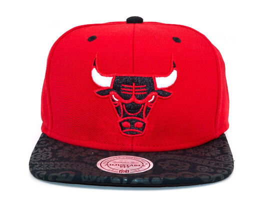 Kšiltovka Mitchell & Ness Chicago Bulls Paisley Print Red Snapback