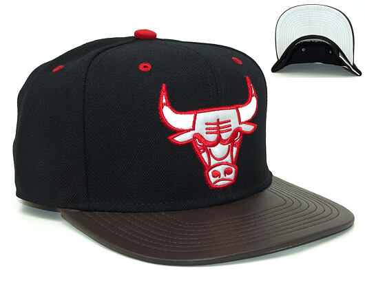 Kšiltovka Mitchell & Ness Legacy Chicago Bulls Black Snapback