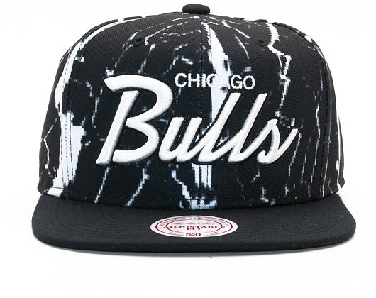 Kšiltovka Mitchell & Ness Shatter Chicago Bulls Black/White Snapback