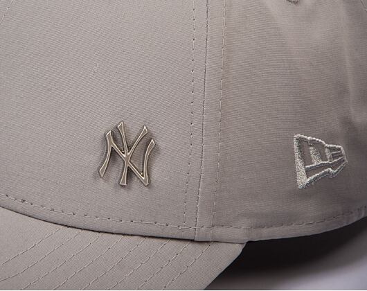 Kšiltovka New Era 9FORTY Flawless Essential Logo New York Yankees - Grey
