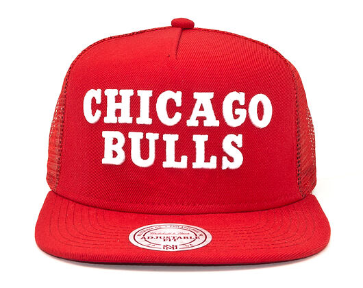 Kšiltovka Mitchell & Ness Court Trucker Chicago Bulls Red Snapback