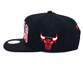 Kšiltovka Mitchell & Ness Chicago Bulls Satin Arch Black Snapback