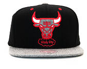 Kšiltovka Mitchell & Ness Melton Visor Chicago Bulls Black/Grey Strapback