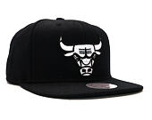 Kšiltovka Mitchell & Ness Black White Logo Chicago Bulls Black Snapback