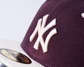 Kšiltovka New Era 59FIFTY MLB WS Sidepatch Trail Mix New York Yankees Plum / Chrome White