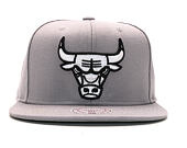 Kšiltovka Mitchell & Ness Black White Logo Chicago Bulls Grey Snapback
