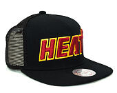 Kšiltovka Mitchell & Ness Court Trucker Miami Heat Black Snapback