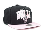 Kšiltovka Mitchell & Ness Chicago Bulls Pastel Chino Black/Pink Snapback