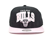 Kšiltovka Mitchell & Ness Chicago Bulls Pastel Chino Black/Pink Snapback