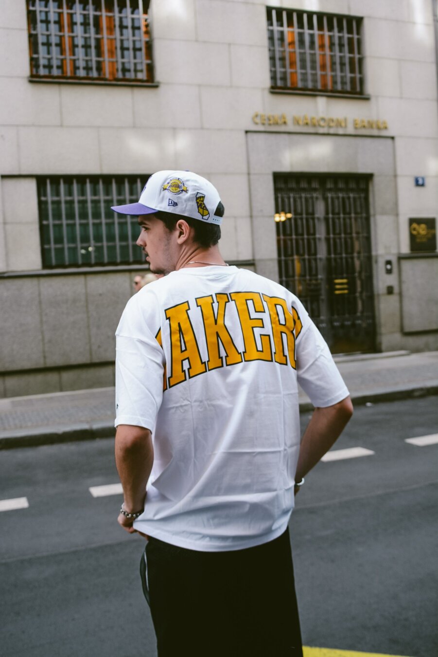 lakers oversized tee