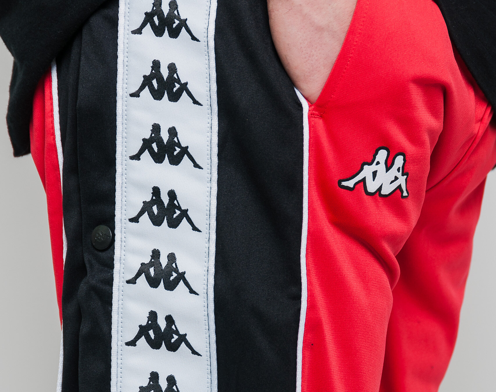 Teplaky Kappa Banda Big Bay Red Black White Snapbacks