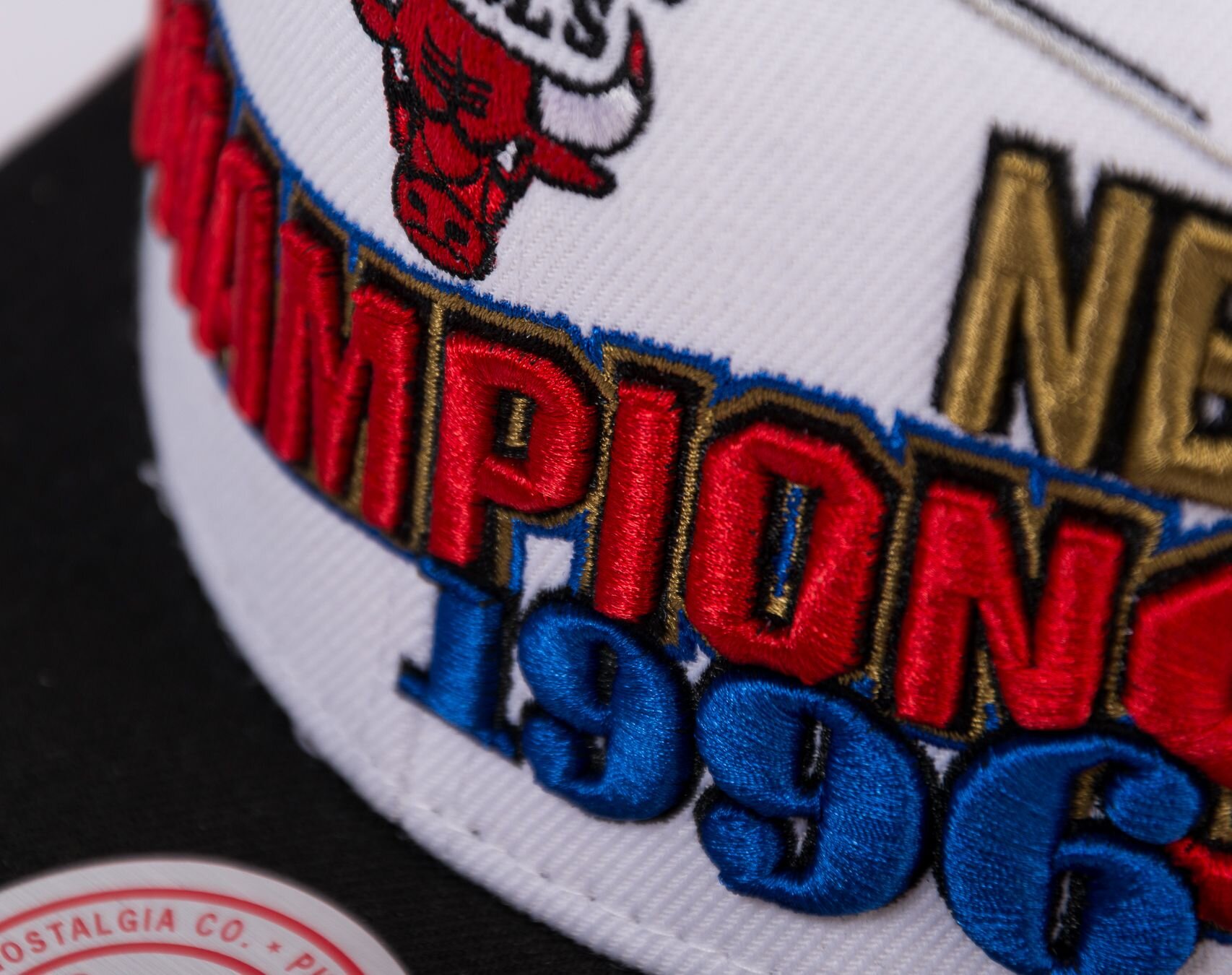 Mitchell & Ness NBA 96 Bulls Champions Wave 2T Snapback White Black