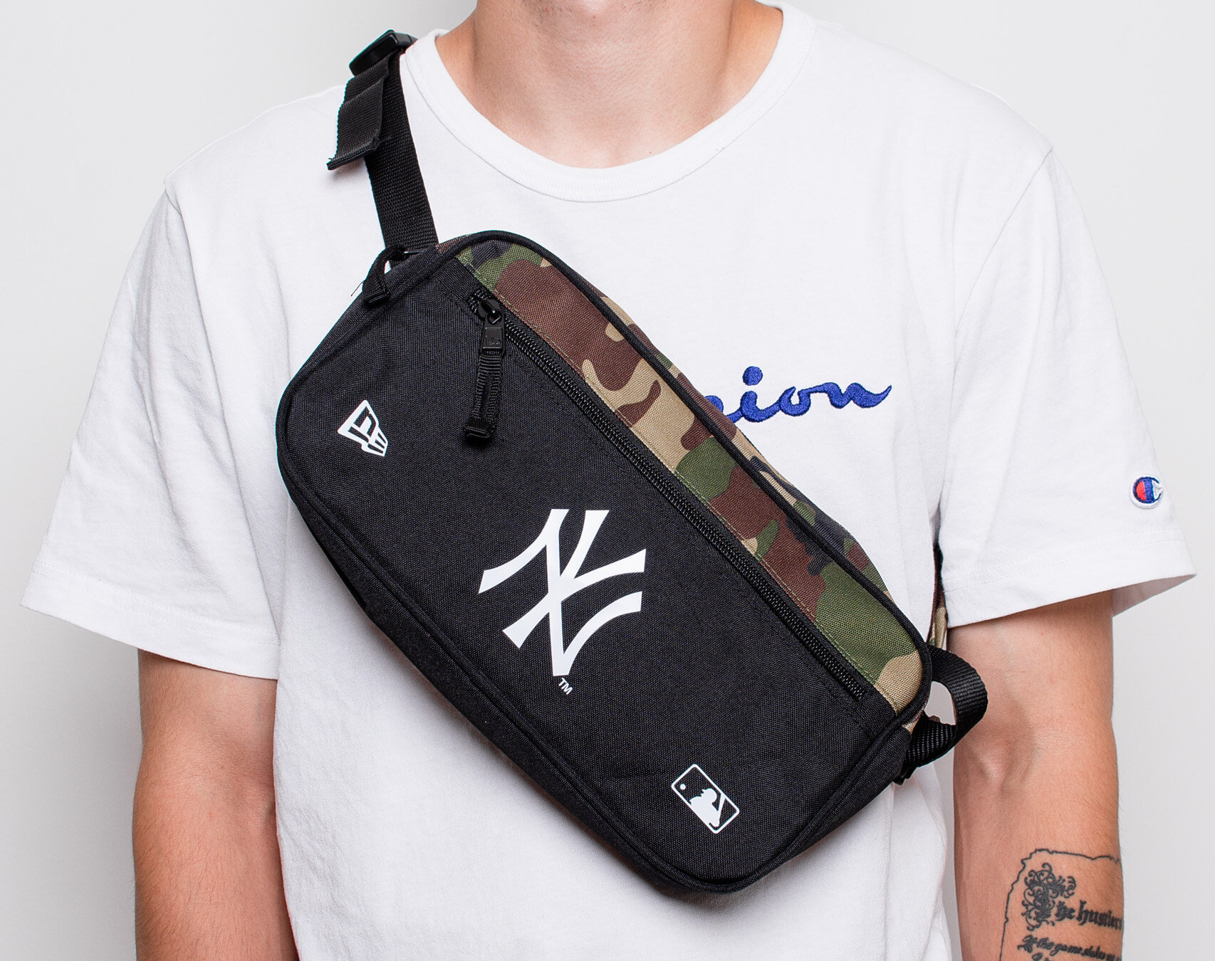 New York Yankees Camo Cross Body Bag