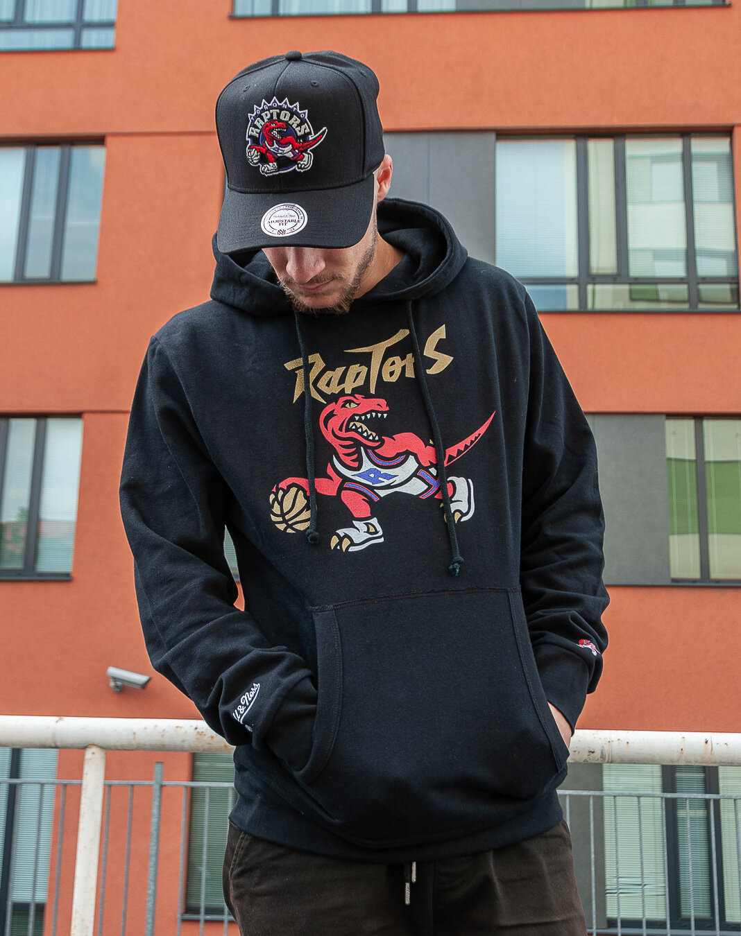 Mitchell & Ness sweatshirt Toronto Raptors Gold Dribble Hoody black