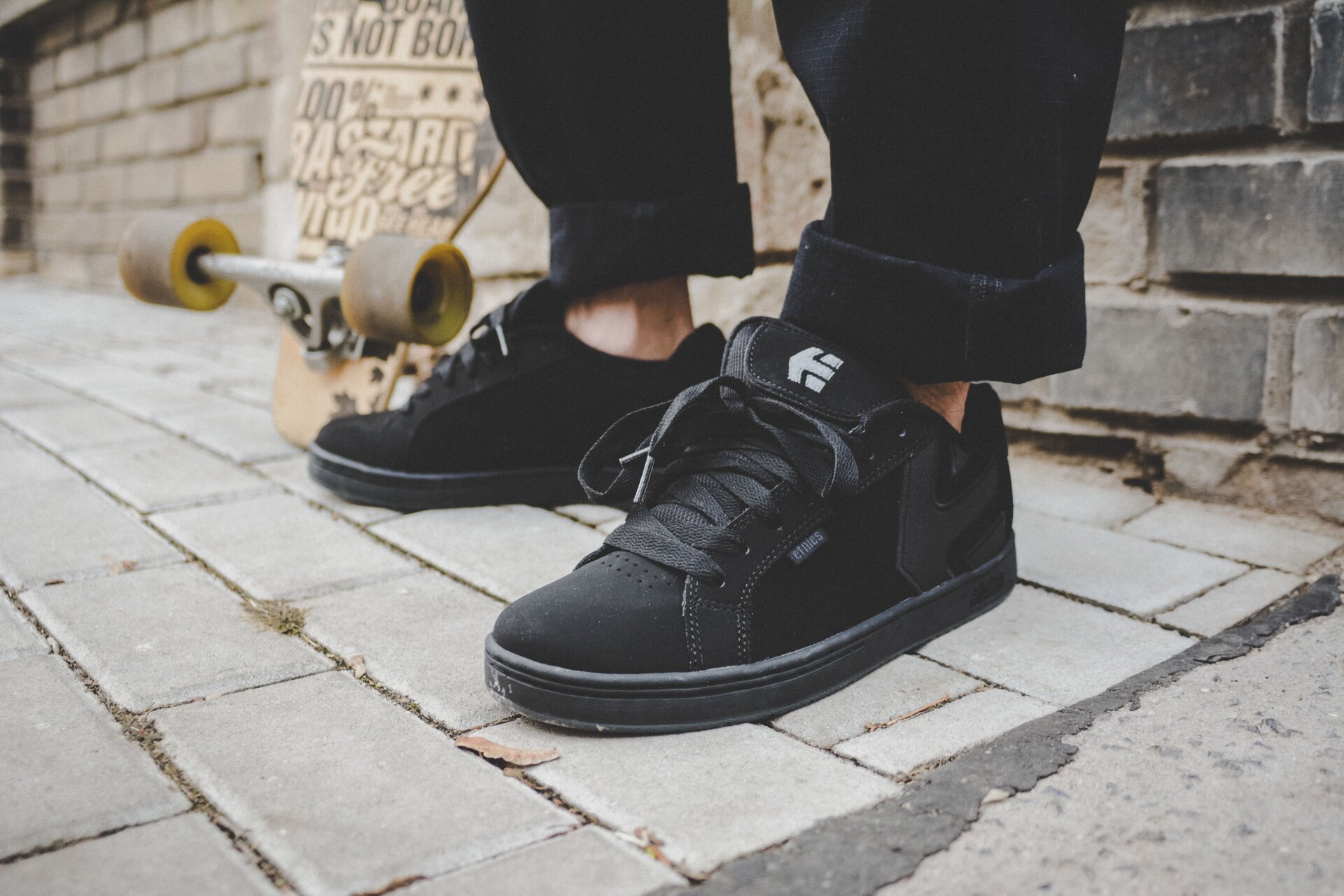 etnies fader black dirty wash