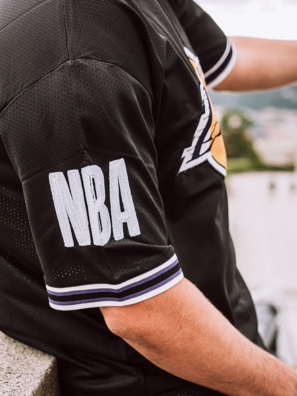 New era NBA Oversized Applique Los Angeles Lakers Short Sleeve T-Shirt  Black
