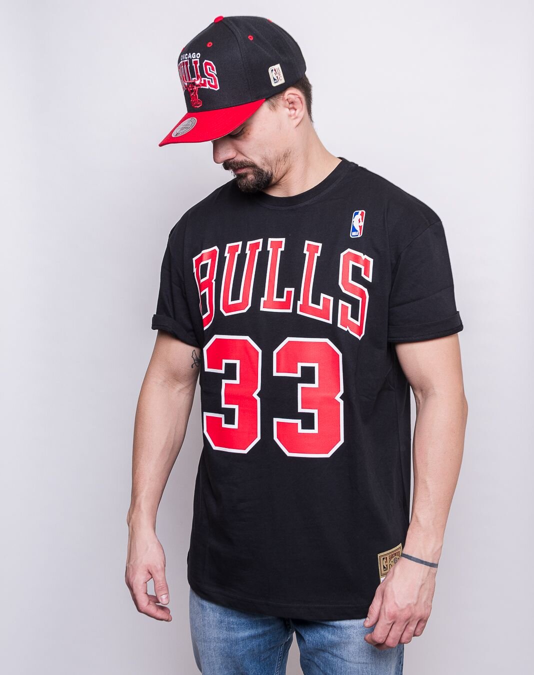 Mitchell & Ness Chicago Bulls - Scottie Pippen Name & Number T-Shirt