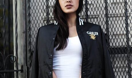 Varsity jacket Budz N Bluntz
http://www.snapbacks.cz/10351