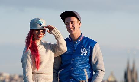 Bára má:

Snapback Diamond Supply Co. Town of Diamond
http://www.snapbacks.cz/2816

Pavel má:

Snapback King Apparel Signature Blue
http://www.snapbacks.cz/3270

Baseballovou bundu LA Dodgers od Majestic Athletic
http://www.snapbacks.cz/bundy/majestic-athletic/