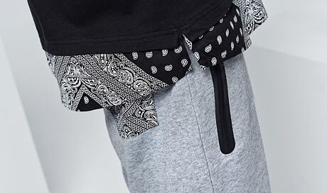 Kraťasy Black Label Paiz
http://www.snapbacks.cz/10269

Triko Black Label Paiz
http://www.snapbacks.cz/10258