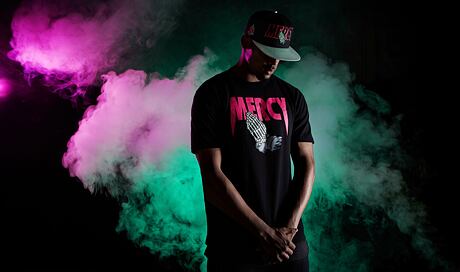Kšiltovka Cayler&amp;Sons Brooklus
http://www.snapbacks.cz/11579

Triko Cayler&amp;Sons Mercy Long
http://www.snapbacks.cz/11584