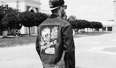 Snapback Mishka Worldwide Ghost
http://www.snapbacks.cz/?s=MIS194&amp;search_where=2&amp;only=number

Bunda Mishka Black Top Denim
http://www.snapbacks.cz/?s=MIS260&amp;search_where=2&amp;only=number