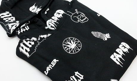 Mikina Fourtwenty
http://www.snapbacks.cz/10358-mikina-s-kapuci-cayler-sons-fourtwenty-hoody-blackwhite/