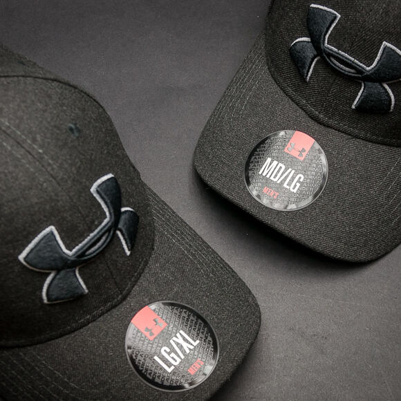Kšiltovka Under Armour Closer Black/Amalgam Grey Fitted Cap