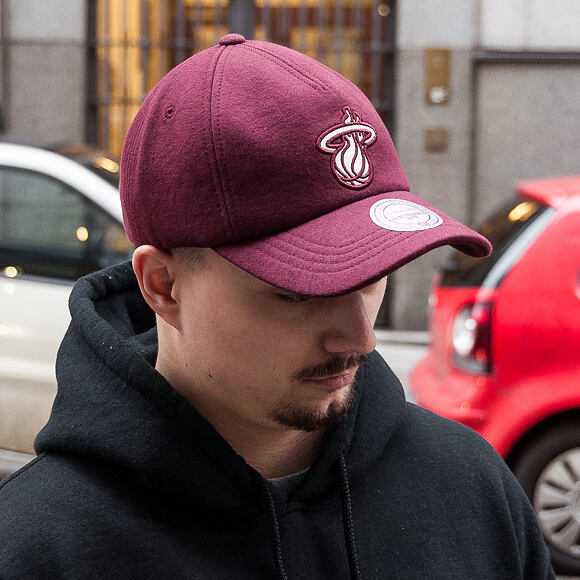 Kšiltovka Mitchell & Ness Throwback Miami Heat Burgundy Snapback