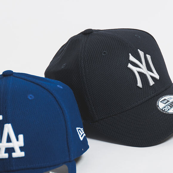 Kšiltovka New Era Diamond Era Essential Los Angeles Dodgers 39THIRTY Official Team Color