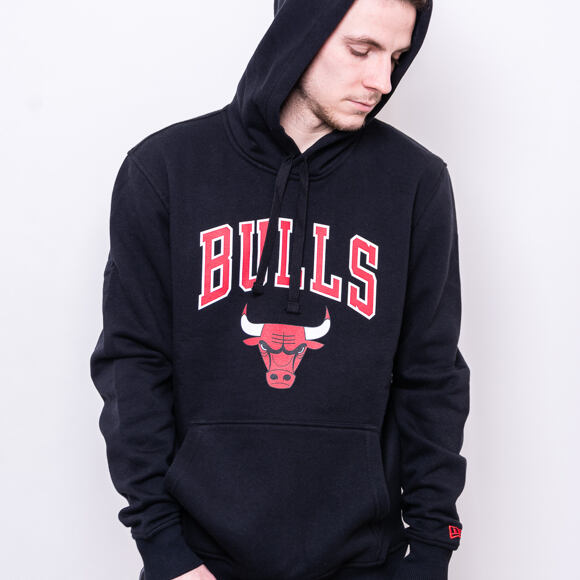 Mikina s kapucí New Era Essential Logo Pull Over Hoody Chicago Bulls Black