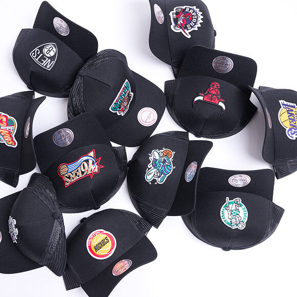 Kšiltovka Mitchell & Ness Toronto Raptors 602 Team Logo Classic Trucker