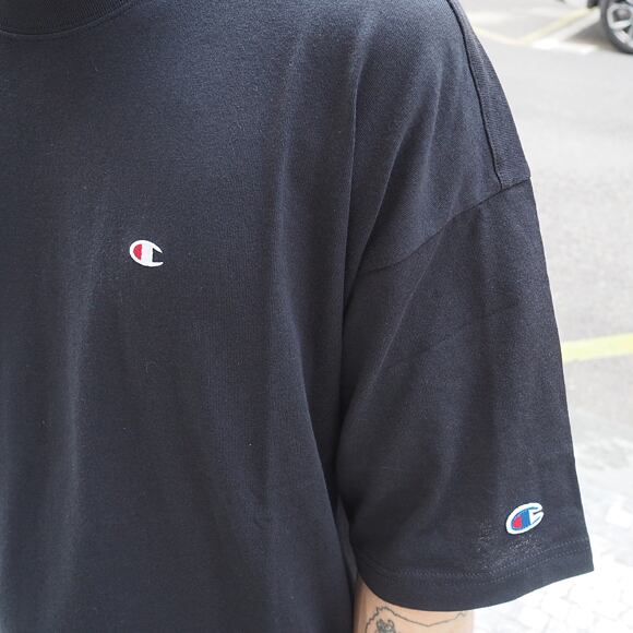 Triko Champion Crewneck T-Shirt Black 215341 KK001NBK