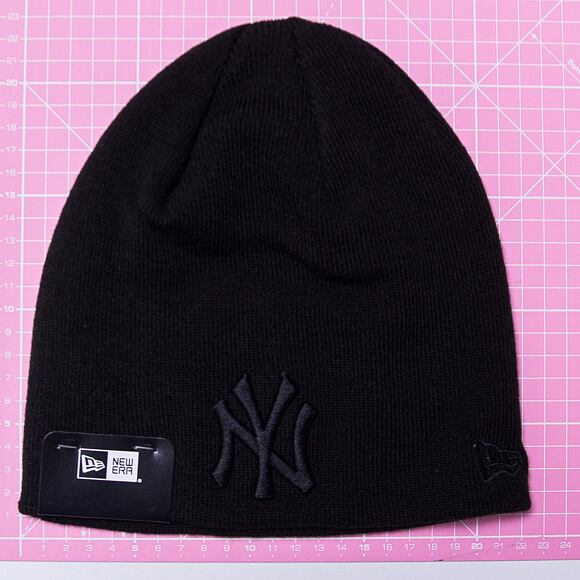 Kulich New Era Dark Base Skull Knit New York Yankees Black