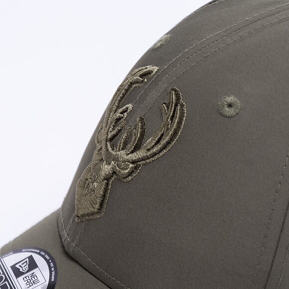 Kšiltovka New Era 9FORTY NBA Tonal Nylon Milwaukee Bucks Strapback Team Color
