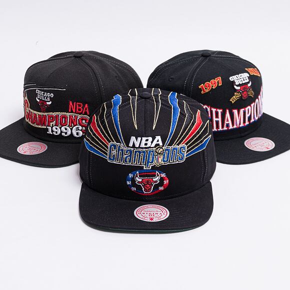 Kšiltovka Mitchell & Ness Chicago Bulls 1998 Champions Velcro Strapback Black