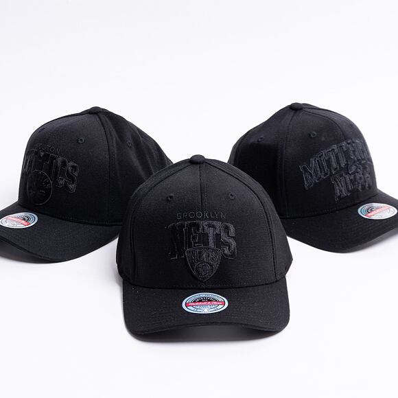 Kšiltovka Mitchell & Ness Brooklyn Nets Black Out Arch 110 Snapback Black