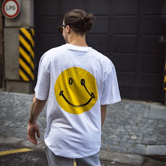 Triko Karl Kani Chest Signature Smiley print Tee white/yellow