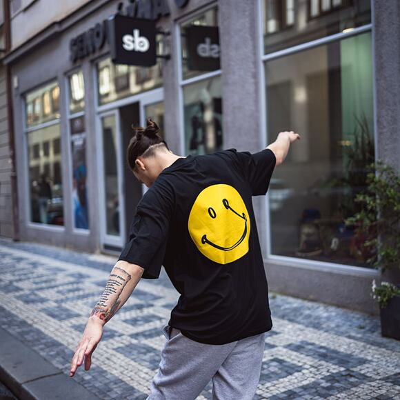 Triko Karl Kani Chest Signature Smiley Print Tee black/yellow