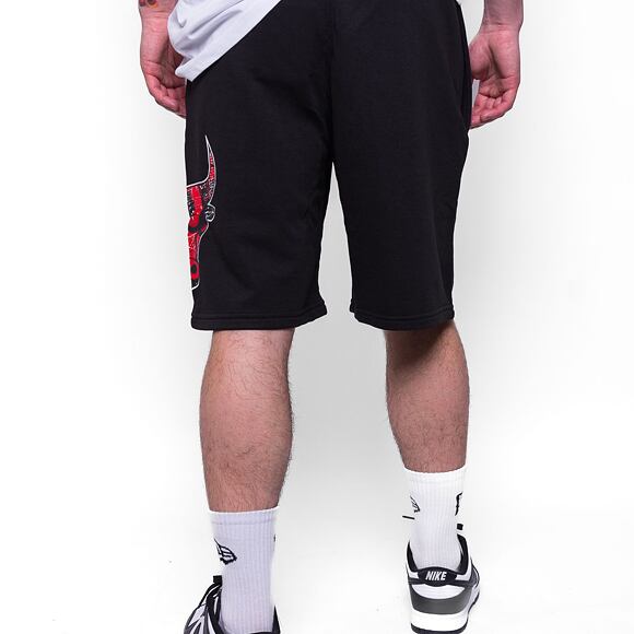 Kraťasy New Era Team Logo Oversized Shorts Chicago Bulls Black / Red