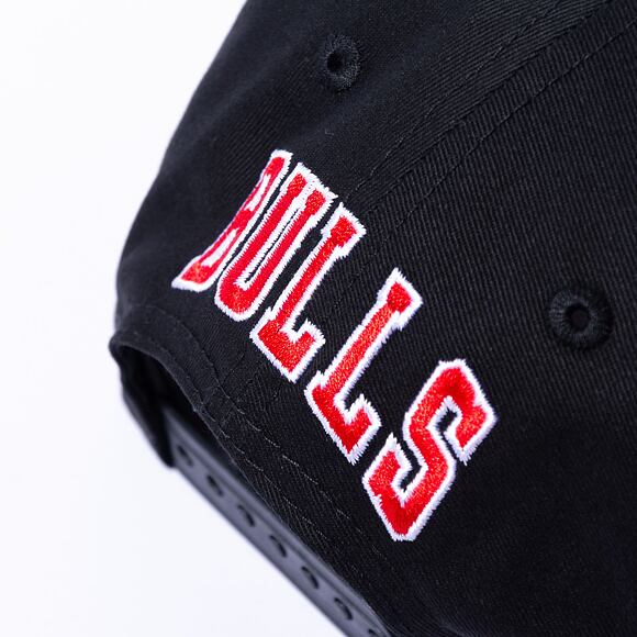 Kšiltovka New Era 9FIFTY NBA Patch Chicago Bulls Black / Red