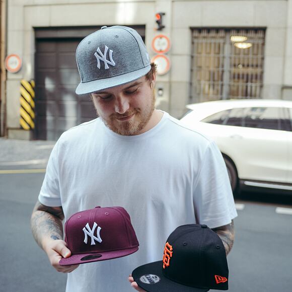 Kšiltovka New Era 9FIFTY MLB Jersey New York Yankees Snapback Heather Graphite/Optic White