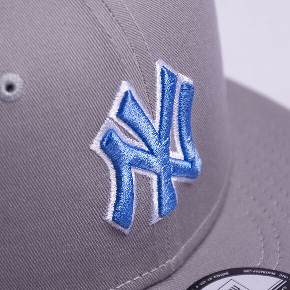 Kšiltovka New Era 9FIFTY MLB Outline New York Yankees Grey / Copen Blue