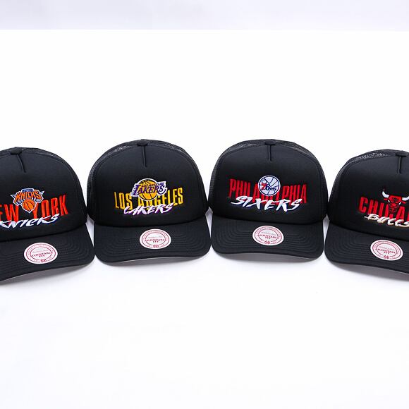 Kšiltovka Mitchell & Ness - Philadelphia 76Ers - Year Of The Snake Trucker Hwc - Black
